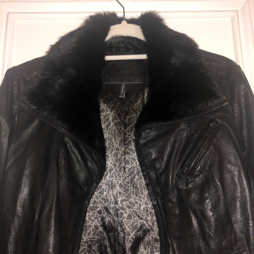 Line leather jacket with fur color